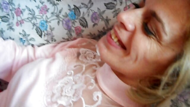 Відмінно : Сексуальна гра, над якою порно з красивими дівчатами сміються ці неслухняні студентки, коли вони випадково трахаються Класні порнофільми